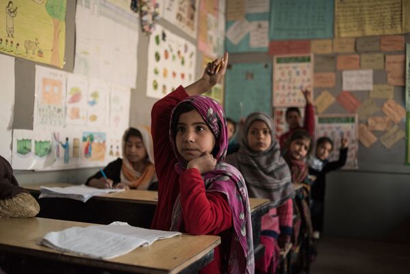 Ученики в классе школы для бывших беспризорных детей Aschiana в Кабуле - Sputnik Таджикистан
