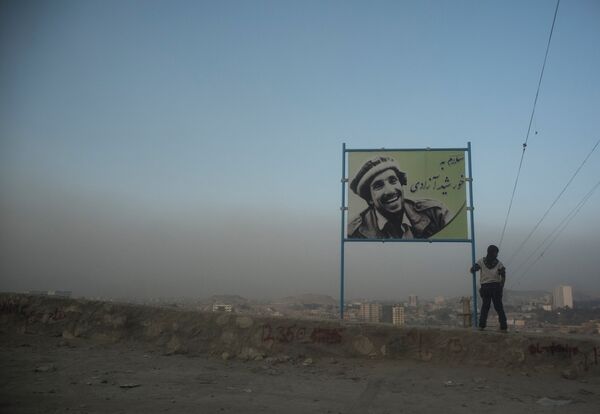 Портрет Ахмад Шаха Масуда на одной из улиц в Кабуле - Sputnik Таджикистан