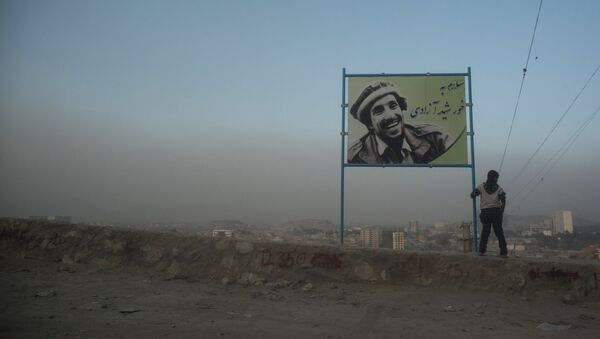 Портрет Ахмад Шаха Масуда на одной из улиц в Кабуле - Sputnik Тоҷикистон