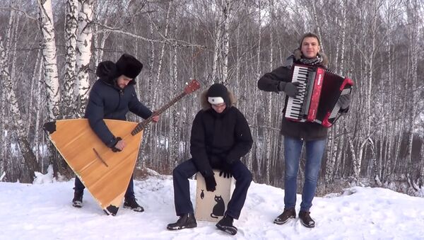 Despacito по-русски: музыканты из Новосибирска сыграли хит на балалайке - Sputnik Таджикистан