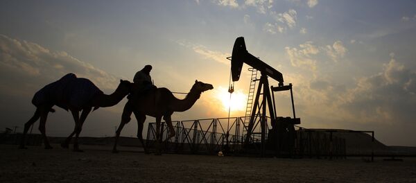 Добыча нефти, архивное фото - Sputnik Таджикистан