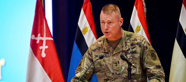 Генерал-лейтенант Теренс Мак Кенрик, архивное фото - Sputnik Тоҷикистон