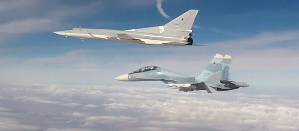 Дальний бомбардировщик Ту-22М3 наносит авиационный удар по объектам террористической группировки ИГ (террористическая организация, запрещена в России) в Сирии - Sputnik Таджикистан