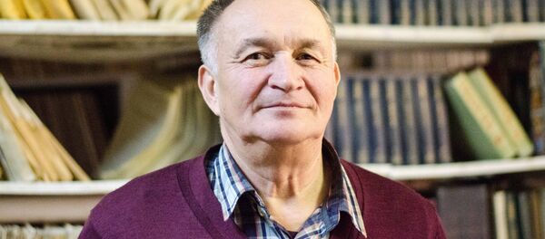 Наиль Бахтигараев - сотрудник Института астрономии РАН, архивное фото - Sputnik Таджикистан