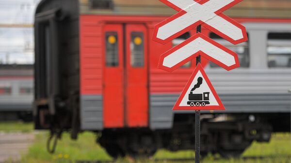 Железнодорожный знак, архивное фото - Sputnik Тоҷикистон