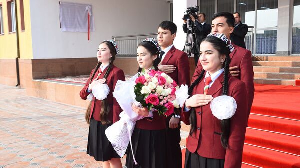 Таджикские студенты, архивное фото - Sputnik Тоҷикистон