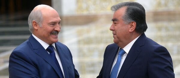 Президент Таджикистана Эмомали Рахмон и президент Беларуси Александр Лукашенко Президент Таджикистана Эмомали Рахмон и президент Беларуси Александр Лукашенко - Sputnik Тоҷикистон