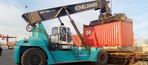 Контейнерные перевозки, архивное фото Контейнерные перевозки, архивное фото - Sputnik Таджикистан