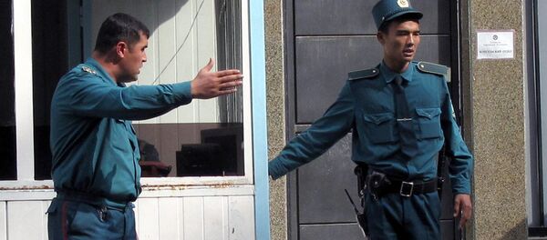 Узбекские милиционеры Узбекские милиционеры - Sputnik Таджикистан