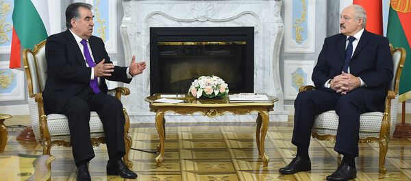 Президент РТ Эмомали Рахмон и президент Белоруссии Александр Лукашенко Президент РТ Эмомали Рахмон и президент Белоруссии Александр Лукашенко - Sputnik Тоҷикистон