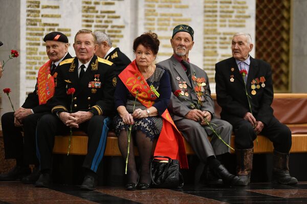 Бал Победителей в Музее Победы Бал Победителей в Музее Победы - Sputnik Таджикистан