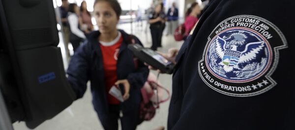 Сотрудник пограничной службы, архивное фото - Sputnik Таджикистан