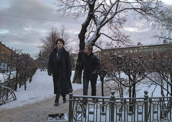 Шерлок и Ватсон прогуливаются в Петербурге - Sputnik Таджикистан