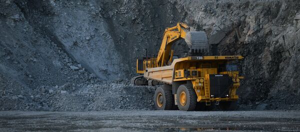 Михеевский горно-обогатительный комбинат в Челябинской области - Sputnik Таджикистан