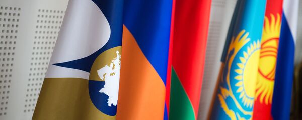 Флаги стран ЕАЭС. ЕЭС, архивное фото - Sputnik Таджикистан