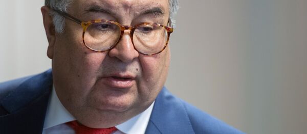 Алишер Усманов, архивное фото Алишер Усманов, архивное фото - Sputnik Таджикистан