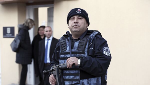 Турецкий полицейский, архивное фото - Sputnik Таджикистан