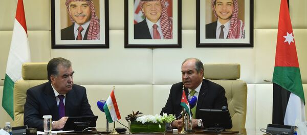 Президент РТ Эмомали Рахмон и премьер-министр Иордании Хани Фавзи ал-Мулки Президент РТ Эмомали Рахмон и премьер-министр Иордании Хани Фавзи ал-Мулки - Sputnik Тоҷикистон