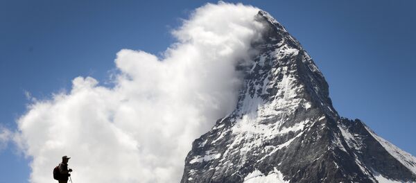 Гора Маттерхорн, архивное фото Гора Маттерхорн, архивное фото - Sputnik Таджикистан