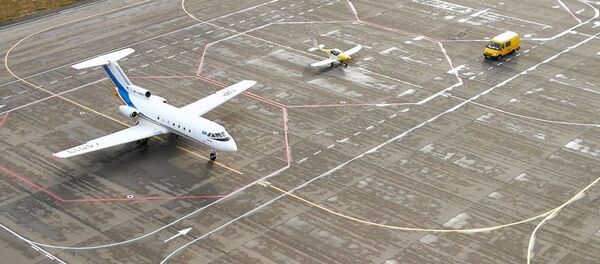 Взлетно-посадочная полоса в аэропорту Астаны - Sputnik Тоҷикистон