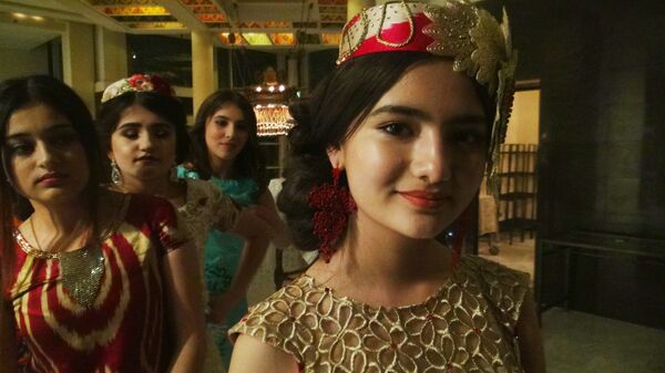 Победитель в категории Young Miss Tajikistan Нозанин Якубова Победитель в категории Young Miss Tajikistan Нозанин Якубова - Sputnik Таджикистан
