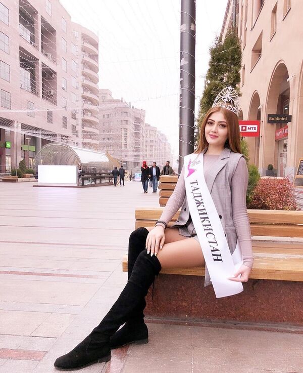 Модель Ёсуман Холова  - Sputnik Таджикистан