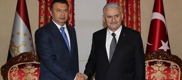 встреча Премьер-министра Республики Таджикистан Кохира Расулзода с Премьер-министром Турецкой Республики Бинали Йилдиримом. - Sputnik Тоҷикистон