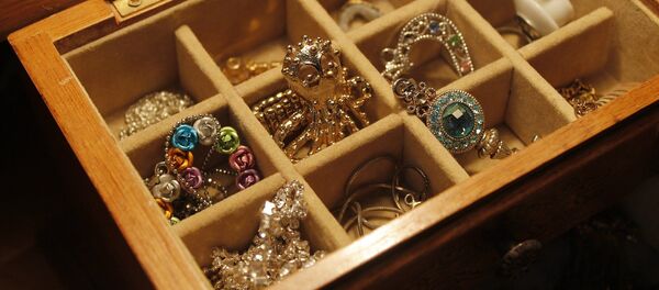 Шкатулука с драгоценостями, архивное фото - Sputnik Тоҷикистон