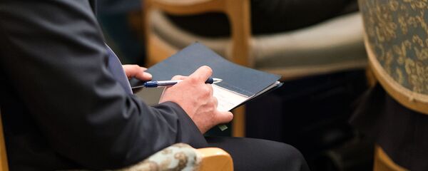 Подпись документа, архивное фото Подпись документа, архивное фото - Sputnik Таджикистан