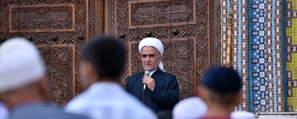Председатель Совета улемов Исламского центра Таджикистана Саидмукаррам Абдукодирзода, архивное фото Председатель Совета улемов Исламского центра Таджикистана Саидмукаррам Абдукодирзода, архивное фото - Sputnik Тоҷикистон