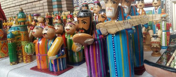 Таджикская ярмарка ремесел в Душанбе, архивное фото - Sputnik Таджикистан