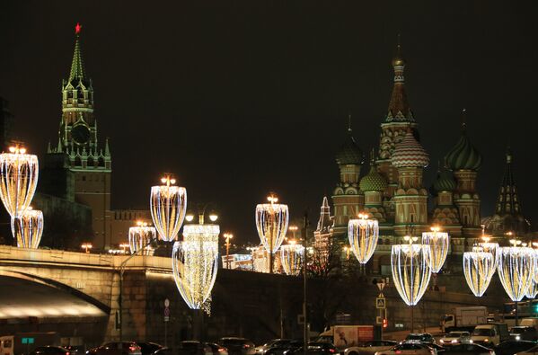 Новогодняя иллюминация в Москве - Sputnik Таджикистан