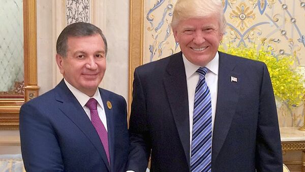 Президенты Узбекистана и США - Шавкат Мирзиёев и Дональд Трамп - Sputnik Таджикистан