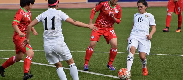 Таджикские женщины-футболистки, архивное фото - Sputnik Тоҷикистон