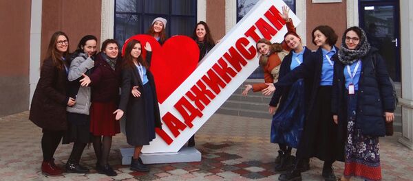 Послы русского языка в Душанбе, архивное фото Послы русского языка в Душанбе, архивное фото - Sputnik Таджикистан