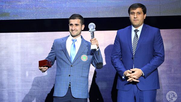 Фатхулло Фатхулоев - лучший футболист Таджикистана 2017 года - Sputnik Таджикистан