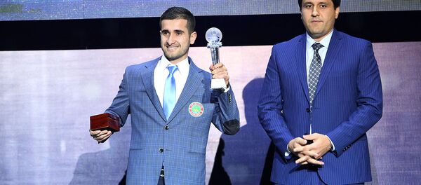 Фатхулло Фатхулоев - лучший футболист Таджикистана 2017 года Фатхулло Фатхулоев - лучший футболист Таджикистана 2017 года - Sputnik Таджикистан