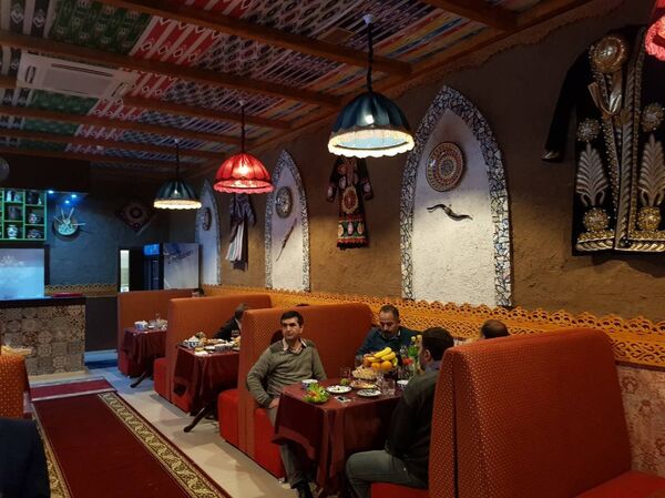 Таджики открыли в Воронеже чайхану Рохат - Sputnik Тоҷикистон