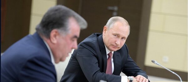 Президент России Владимир Путин и глава Таджикистана Эмомали Рахмон - Sputnik Таджикистан