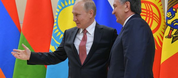 Президент РФ Владимир Путин и президент Узбекистана Шавкат Мирзиёев Президент РФ Владимир Путин и президент Узбекистана Шавкат Мирзиёев - Sputnik Таджикистан