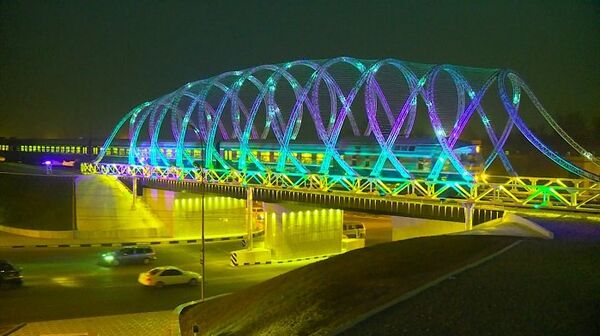 Пули роҳи оҳан, воқеъ дар хиёбони Саъдии Шерозӣ азнавсозӣ шуд Пули роҳи оҳан, воқеъ дар хиёбони Саъдии Шерозӣ азнавсозӣ шуд - Sputnik Тоҷикистон