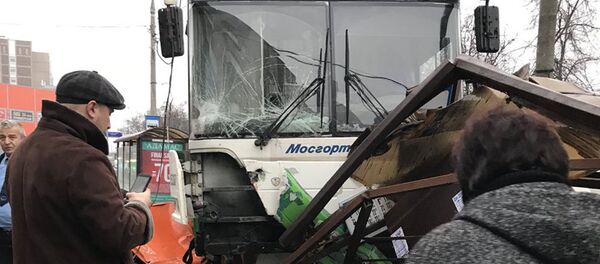 Фото очевидца с места ДТП с автобусом Фото очевидца с места ДТП с автобусом - Sputnik Таджикистан