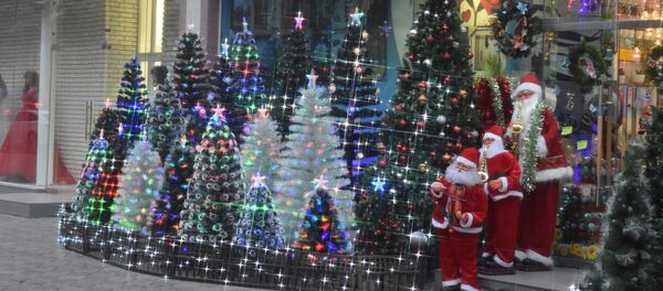 Магазины с новогодними сувенирами, архивное фото - Sputnik Таджикистан