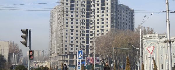 Новостройка у площади Садбарг, архивное фото Новостройка у площади Садбарг, архивное фото - Sputnik Таджикистан
