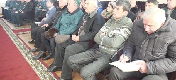 Дидори сардори милиса бо фаъолони Хоруғ - Sputnik Тоҷикистон