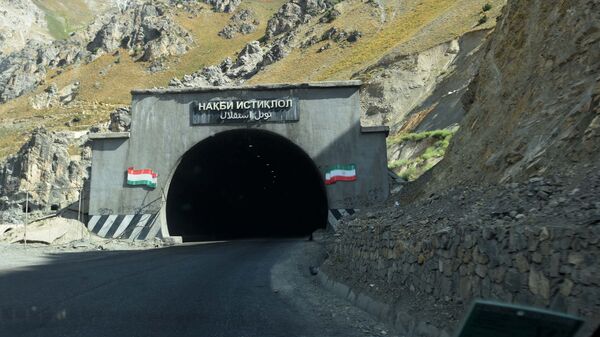 Тоннель Истиклол, архивное фото - Sputnik Таджикистан