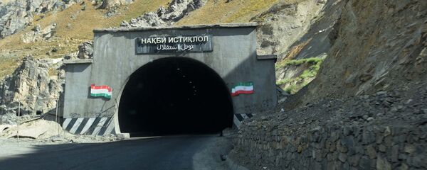 Тоннель Истиклол, архивное фото Тоннель Истиклол, архивное фото - Sputnik Тоҷикистон