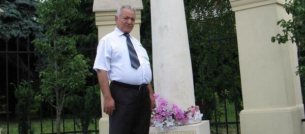 Кардиохирург, доктор медицинских наук, заслуженный работник здравоохранения Узбекистана Каландар Бабаджанов, архивное фото Кардиохирург, доктор медицинских наук, заслуженный работник здравоохранения Узбекистана Каландар Бабаджанов, архивное фото - Sputnik Таджикистан