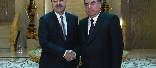 Встреча президента Эмомали Рахмона с премьер-министром Узбекистана Абдуллой Ариповым - Sputnik Таджикистан