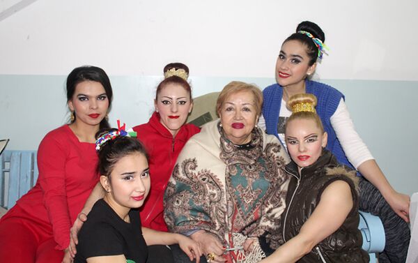 Труппа артистов из государственного цирка Узбекистана - Sputnik Таджикистан